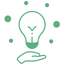 Main tenant une ampoule verte illustrative.